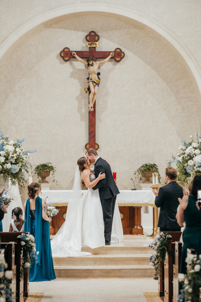 Florida wedding florist St. Augustine, Jacksonville, Amelia Island, Jekyll Island, and St. John's Florida; Jacksonville Wedding Flower Trends